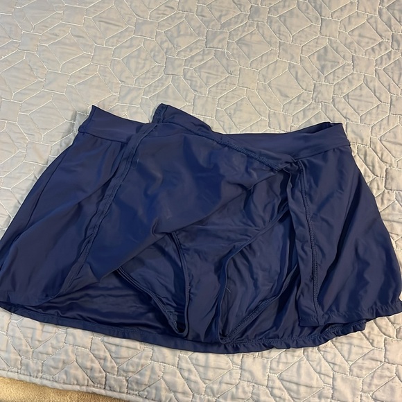 ❗5/$25❗Anne Cole Navy Swim Skirt - Size XL - Picture 2 of 3